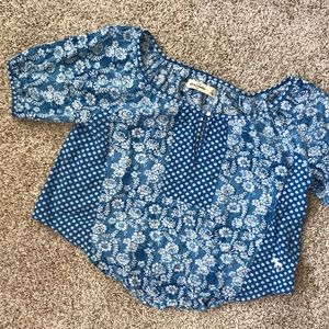 Abercrombie girls shirt size M